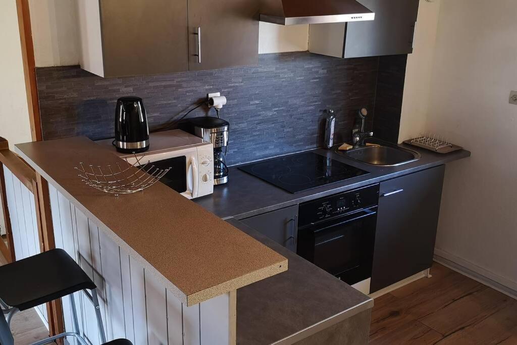 Duplex Au Centre Ville, Dans Cour Interieure Calme Dole Eksteriør bilde